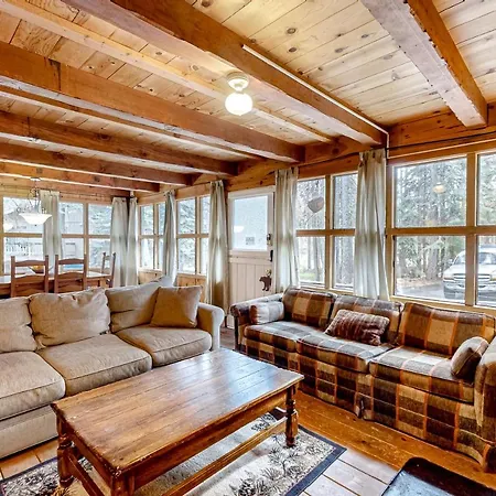 Villa Pine Knolls